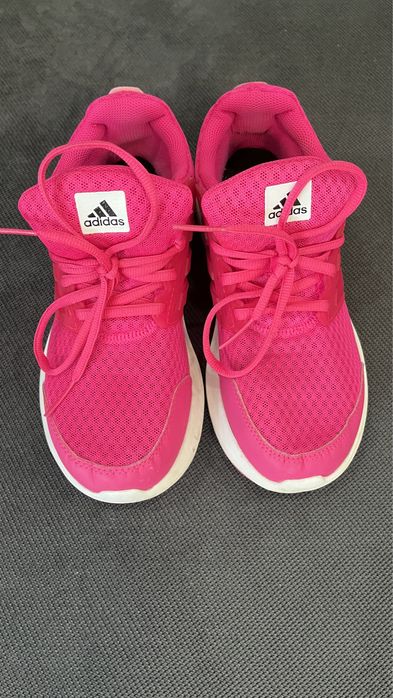 Adidas дамски цикламени маратонки