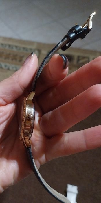 Ръчни дамски часовници GUESS и  CERRUTI 1881