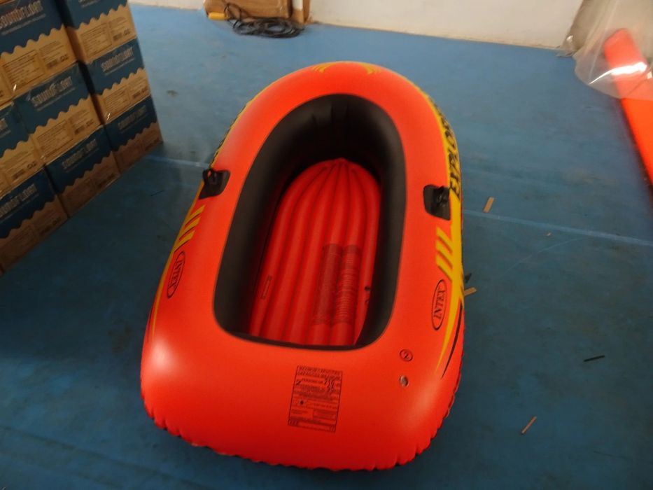 Надувная лодка Intex Explorer 200 (с вёслами и насосом)
Идеальный выбо