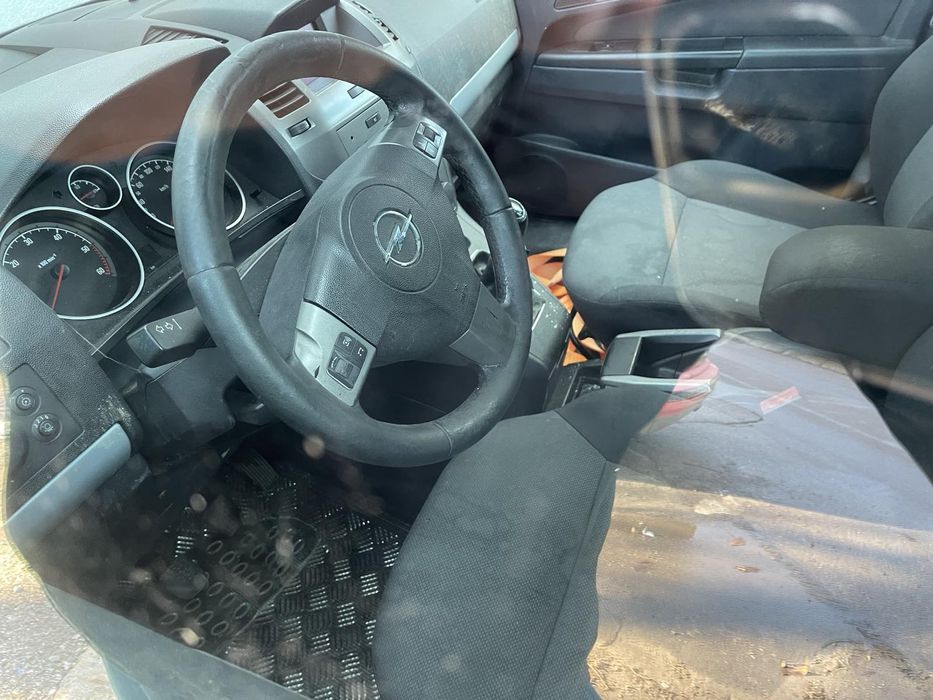 Opel Zafira 1.9 дизел 6 скорости