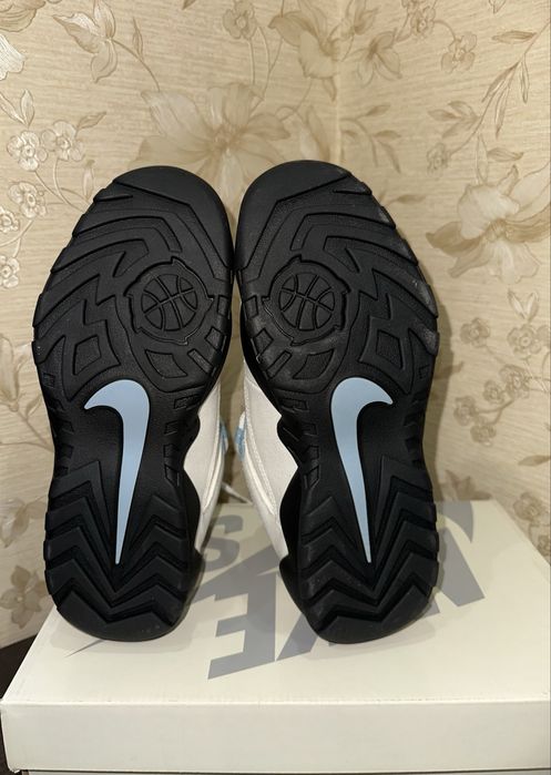 Nike x Supreme darwin low