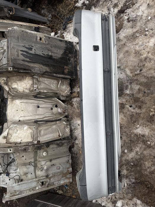 Продам бампера на бмв е46