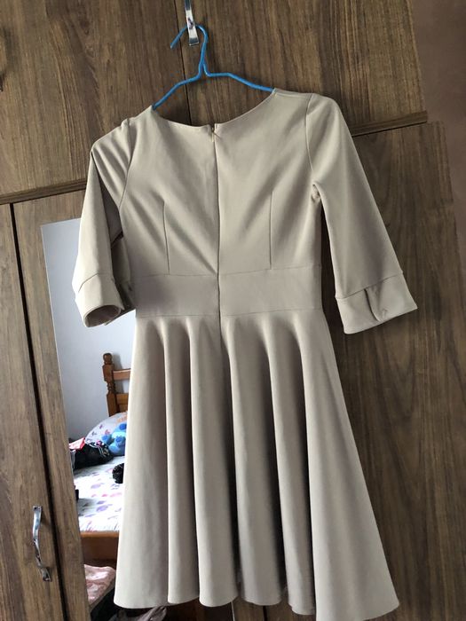 Vand rochie de toamnă