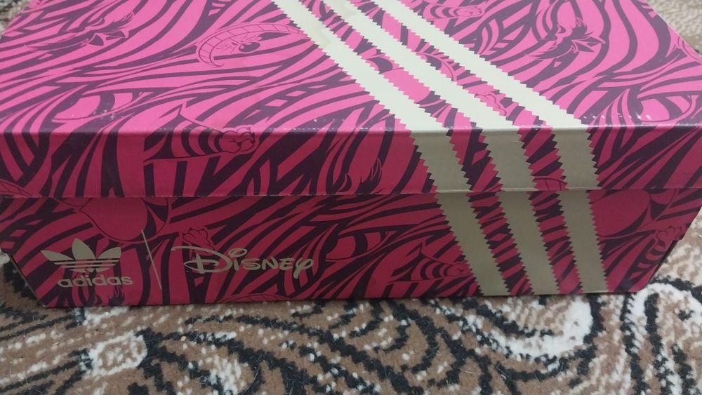 Кеды,кроссовки adidas.