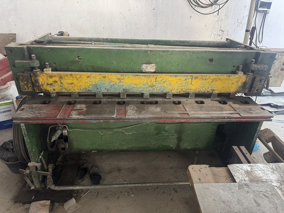 Подвес ишлаб чиқариш учун қолиплар. Гильотина хам сотилади