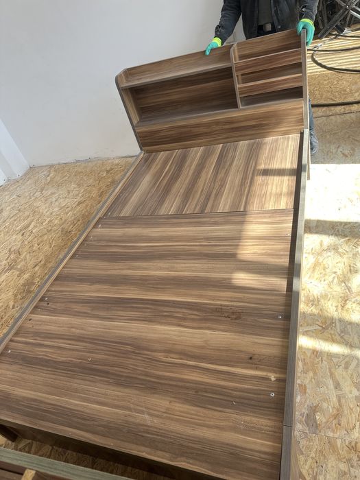 Кровать для спальньний