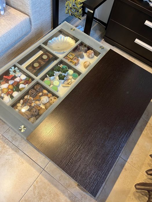 Холна маса с отварящи се шкафчета