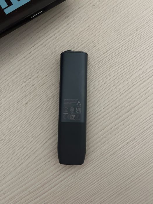 Vand iqos negru.