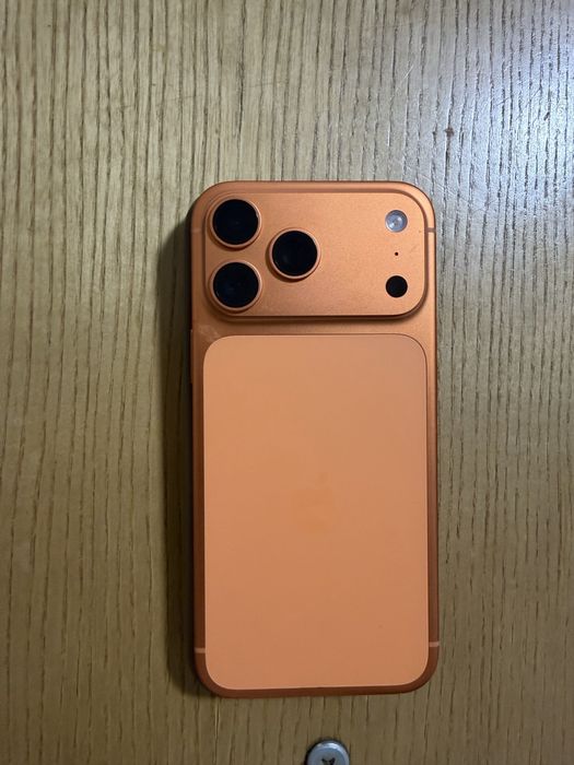Iphone 17 pro max orange