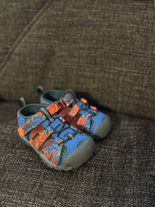 Боси обувки KEEN