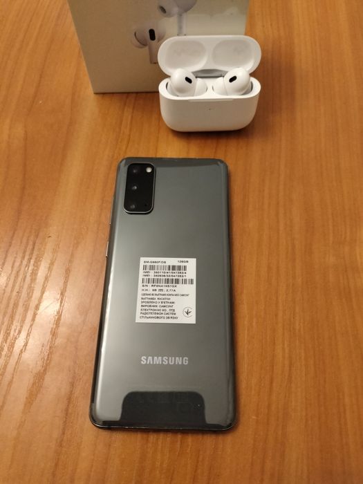 Samsung S20.науш