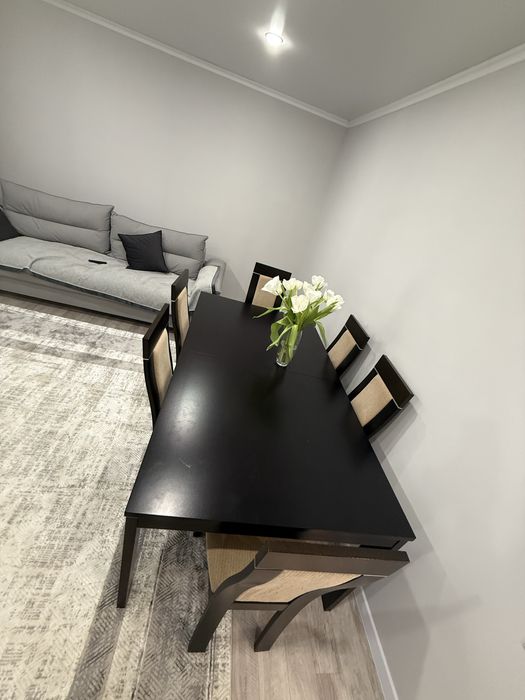 Продам стол и стулья