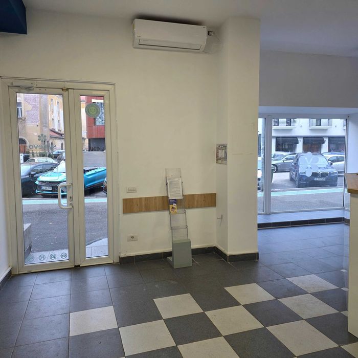 Propietar inchiriez spațiu comercial ultracentral,  70 mp
