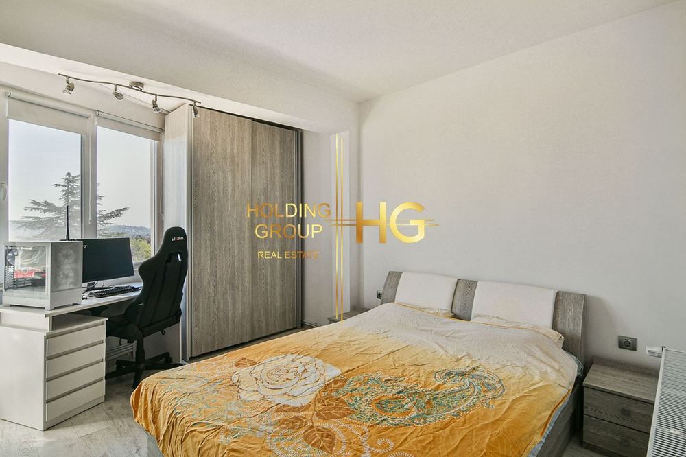 Продава се Тристаен апартамент в Варна, м-т Траката - 108 кв.м за 1936 €/кв.м - Снимка #4