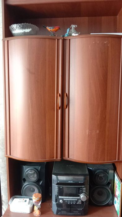 Продам мебельную стенку.