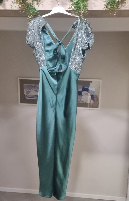 Продавам елегантна рокля на BSB