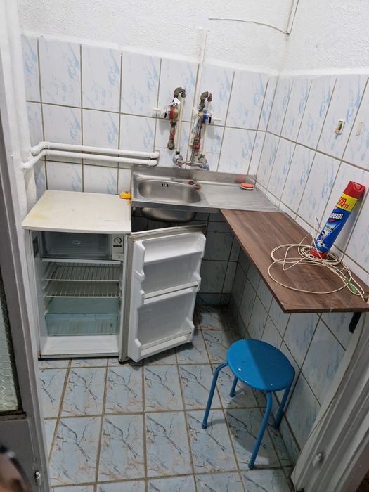 Propietar inchiriez garsoniera cf 2(24m)situata intr un bloc cu 4 nivele recent reabilitat situat pe blv Nicolae Grigorescu sect 3