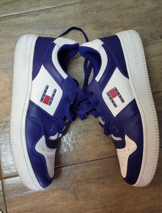 Adidași Tommy Jeans, alb-albastru, stare foarte buna, mărime 43