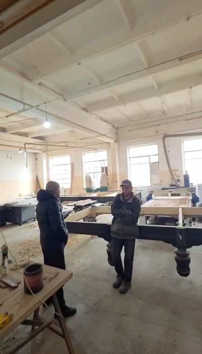 2500 kvadrat  bosh zdaniya  harqanday biznesga mos