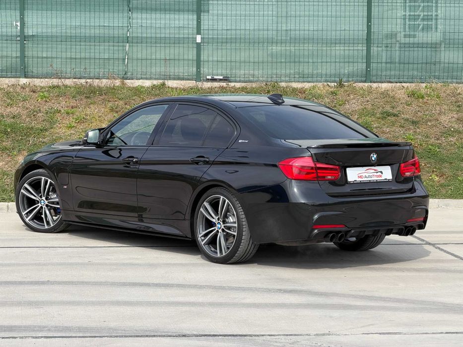 BMW 330e M-Pack Plug-In Hybrid / 2.0 - 252Cp / RATE / Trapa / Full LED / AppleCar Play / Side Assist