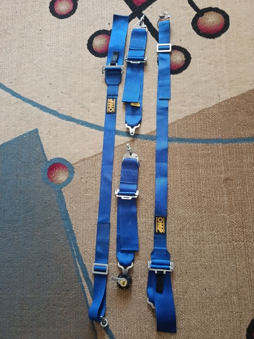 Ремни безопасности.