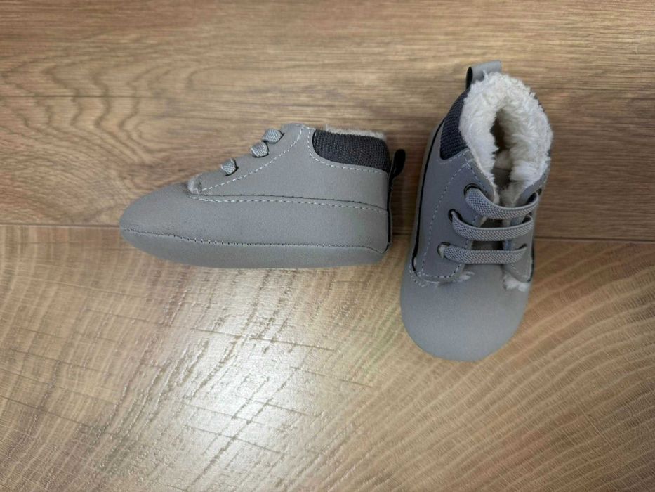 Бебешки обувки нови (размер 16-19)