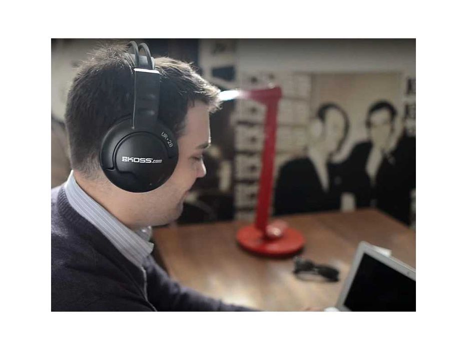 продам новый наушники Koss UR20 WB RW/Легкие шумоизолирующие наушники