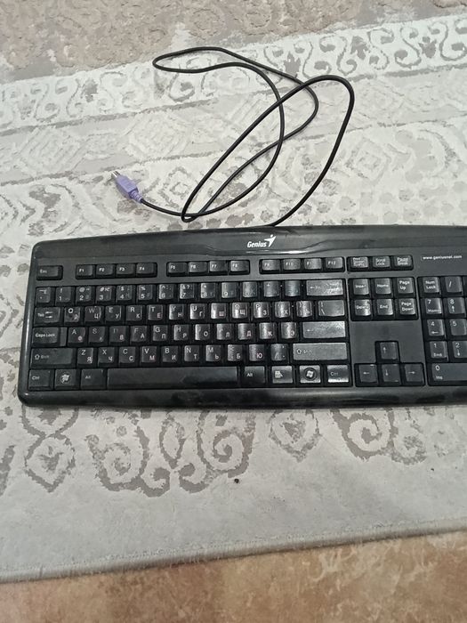 Продам клавиатуру