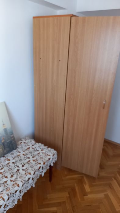 Vand fotoliile din imagini