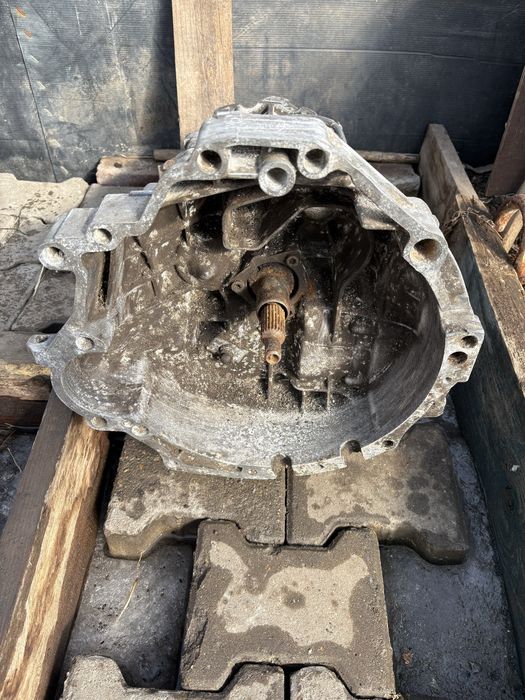 Продам коробку на ауди 80