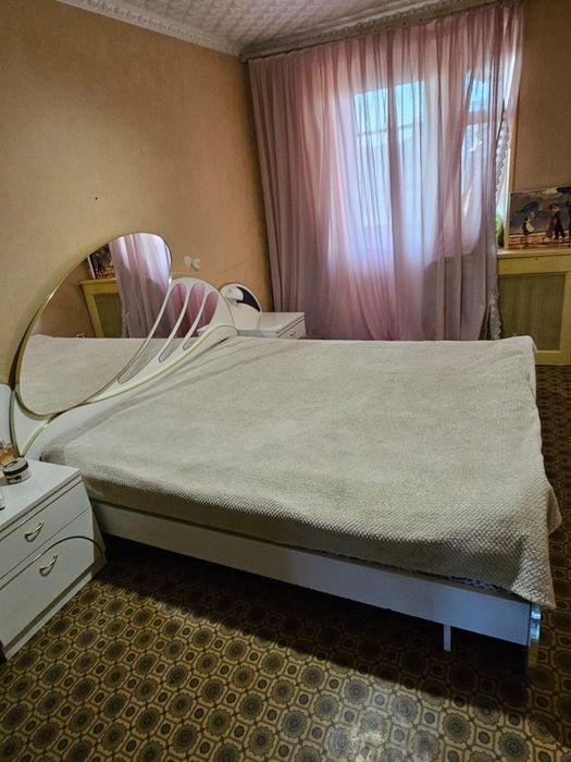 Двухспальная кровать