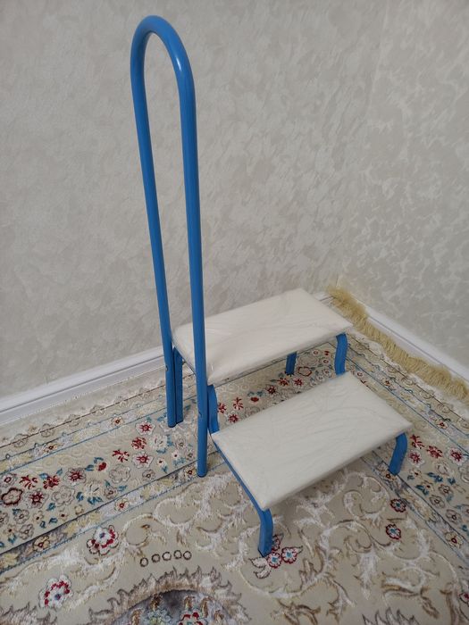 Продам лестницу для ванны