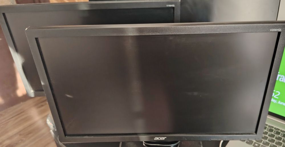 2 x Monitor LCD Acer V206HQL
