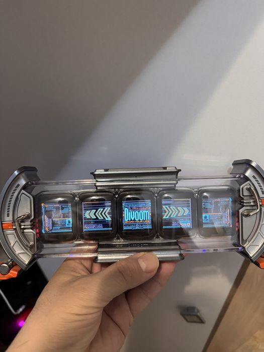 Пиксельный дисплей Divoom (смарт-гаджет)