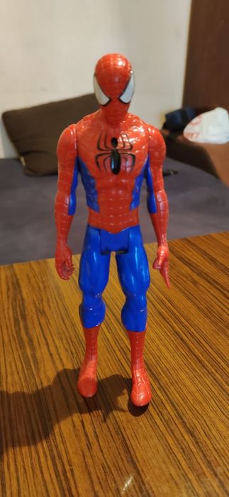 Фигурки Спайдърмен и Батман