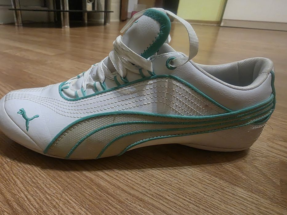 Vând adidași Puma