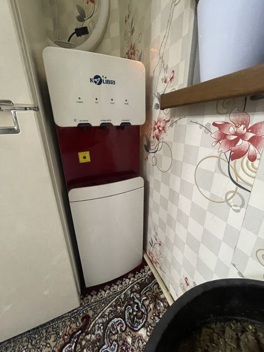 Срочно продается Кулер для воды Kolibri с мини-холодильником