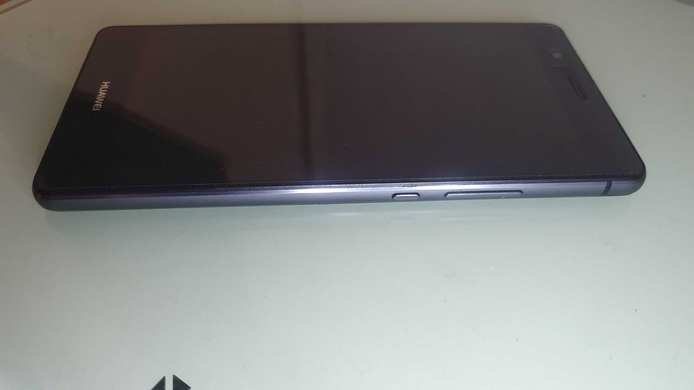 Безупречен HUAWEI P9 lite