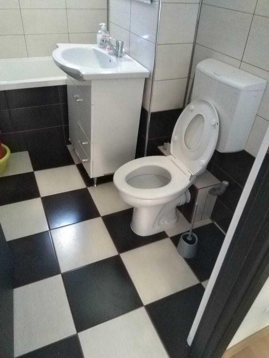 Apartament de vanzare, 2 camere, decomandat, utilat si mobilat