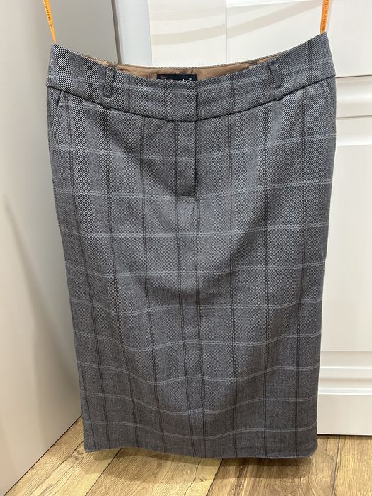 продается юбочный костюм