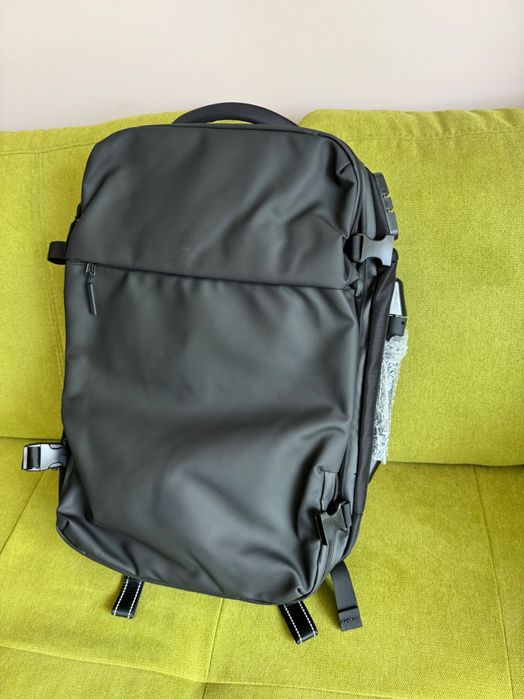 Нова раница с вакуум, с етикети