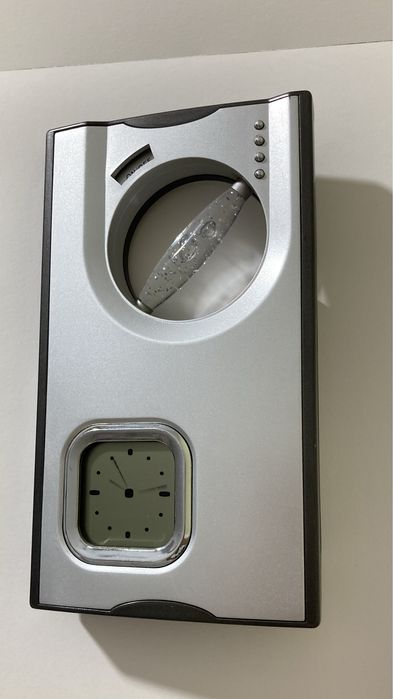 Vand ceas cu radio fm