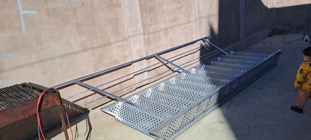 Scări metalice zincate 90x27