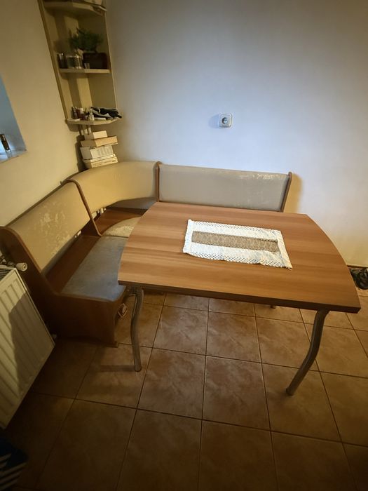 Mobilă de bucătărie completă + colțar, masă