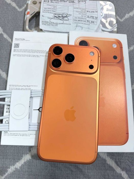 Apple iPhone 17 Pro Max 256 ГБ / 100% АКБ, Cosmic Orange / НОВЫЙ