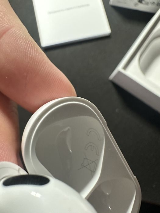 Apple AirPods gen 4 Noi