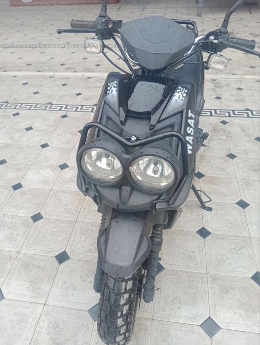 Скутер сотилади (бензин)