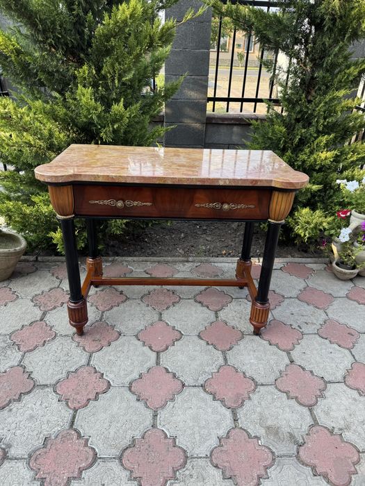 Comodă - masa de scris din lemn masiv, cu blat marmură