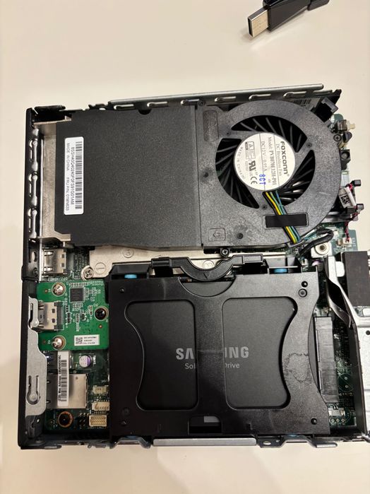 Lenovo ThinkCentre M920q - мини компютър