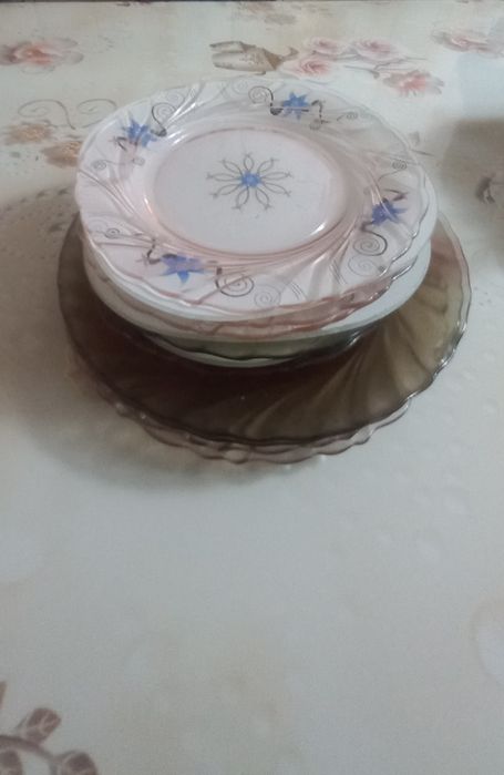 Продам тарелки б.у.